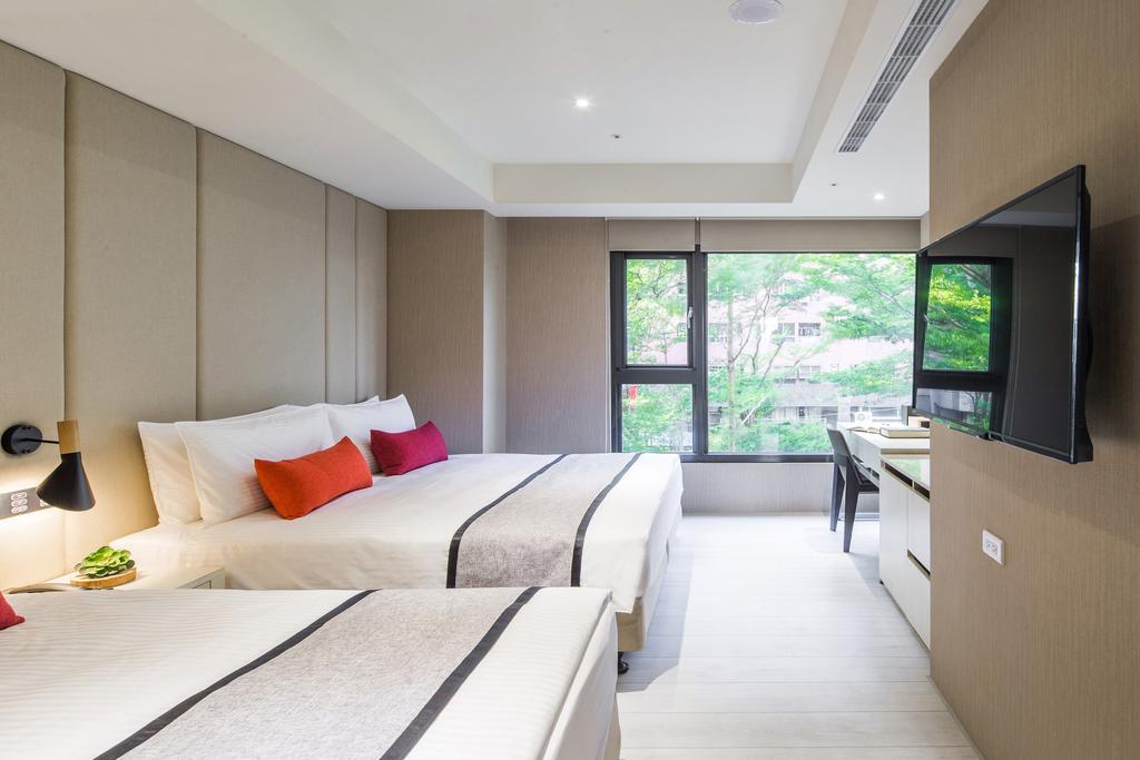 Icasa Hotel - By Cosmos Creation Taichung Bagian luar foto
