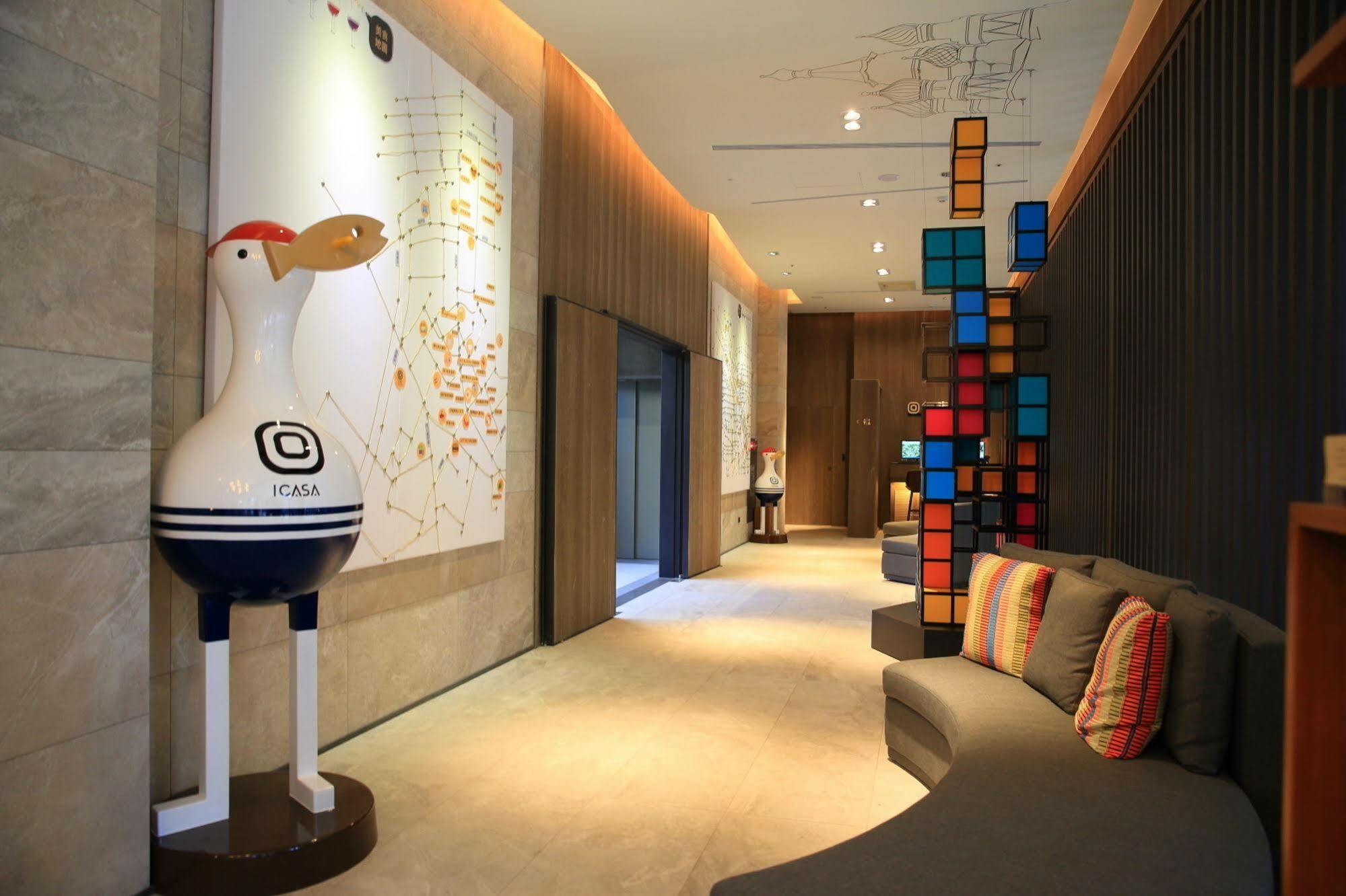 Icasa Hotel - By Cosmos Creation Taichung Bagian luar foto