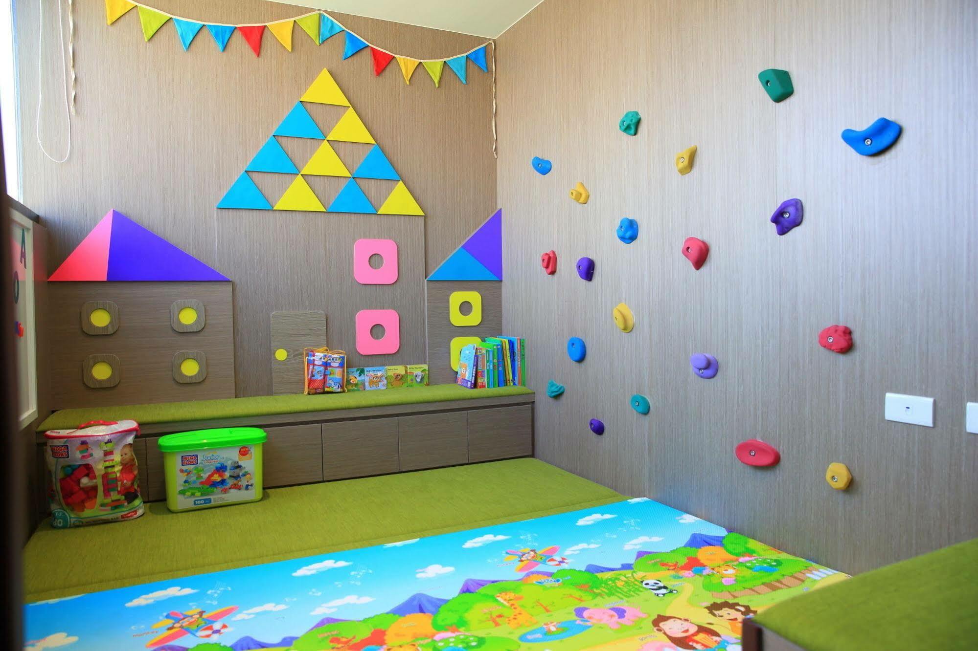 Icasa Hotel - By Cosmos Creation Taichung Bagian luar foto